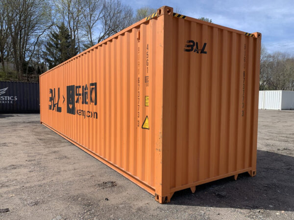 Neuer gut sichtbarer orangefarbener 40′ High Cube „One Trip“-Lagercontainer. – Bild 17