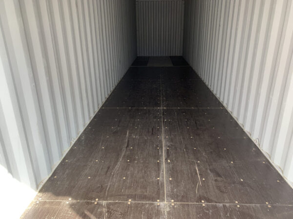 Neuer gut sichtbarer orangefarbener 40′ High Cube „One Trip“-Lagercontainer. – Bild 4